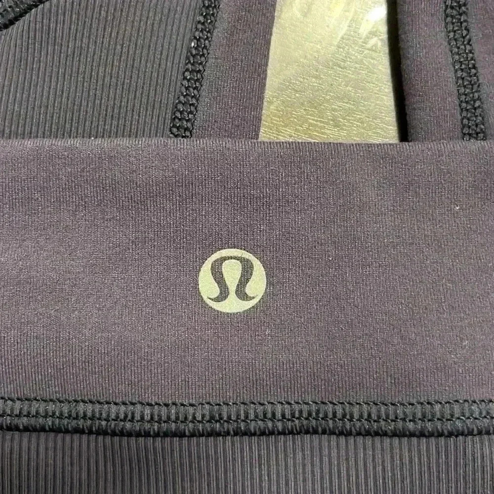 Lululemon high rise leggings - Picture 5 of 8